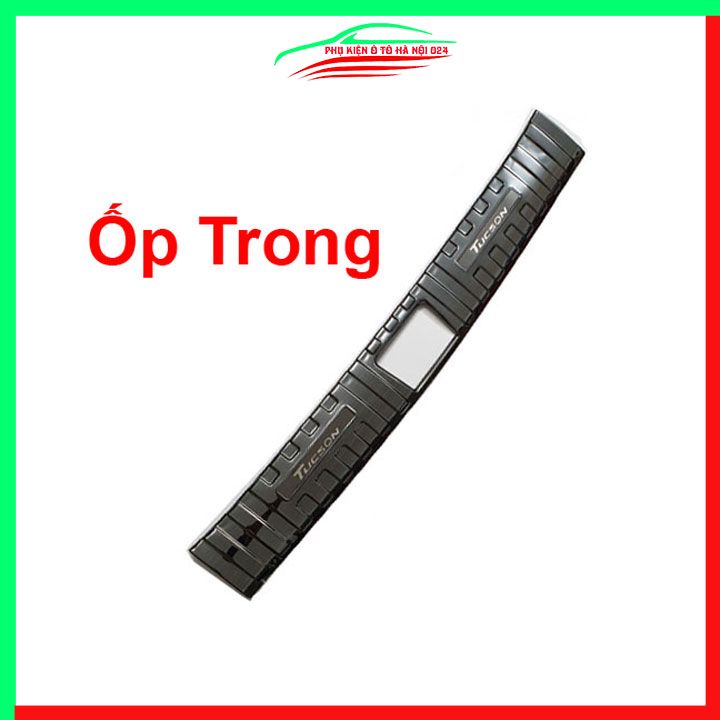 Ốp chống trầy cốp Tucson 2022-2023 Vân Titan