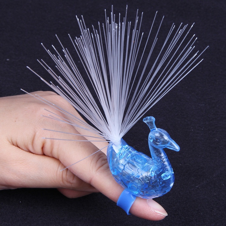 Nhẫn Hình Chim Công Có Đèn Thay Đổi Màu Sắc Dành Cho Trẻ Em