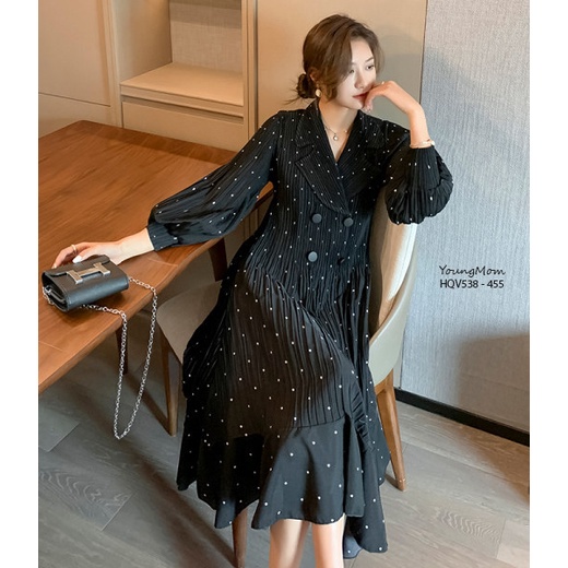 Young Mom | Đầm bầu HQV375 có 2 màu Đỏ và Đen, chất liệu cát Hàn dập ly form dáng maxi, hàng nhập Quảng Châu