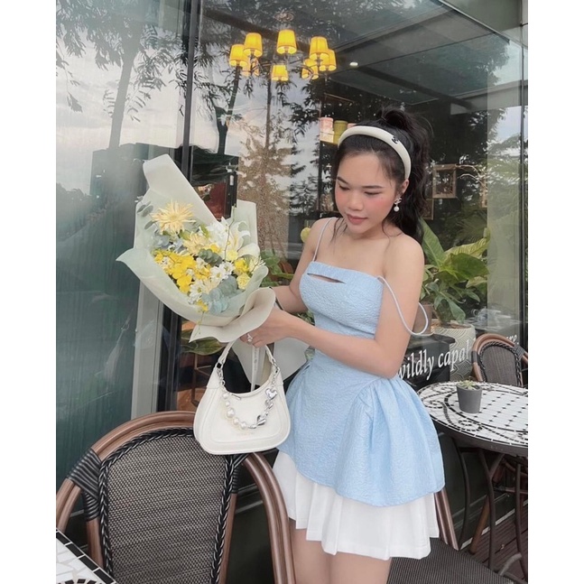 SET 2S XANH PELUM KHOÉT NGỰC CHÂN VÁY TRẮNG