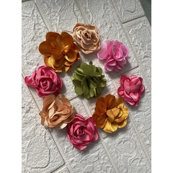 Hoa  dùng để trang trí đính áo …