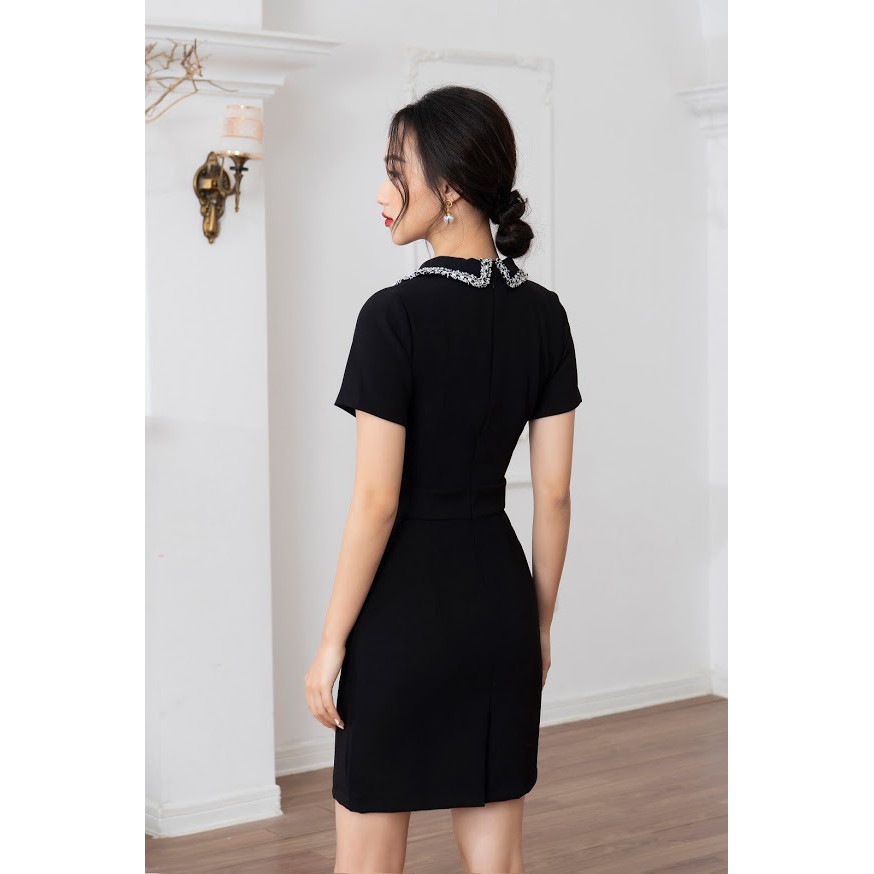 Đầm nữ cổ vest công sở MIARA màu đen sang trọng, phối đăng ten độc đáo, form ôm đủ size DT54 | BigBuy360 - bigbuy360.vn