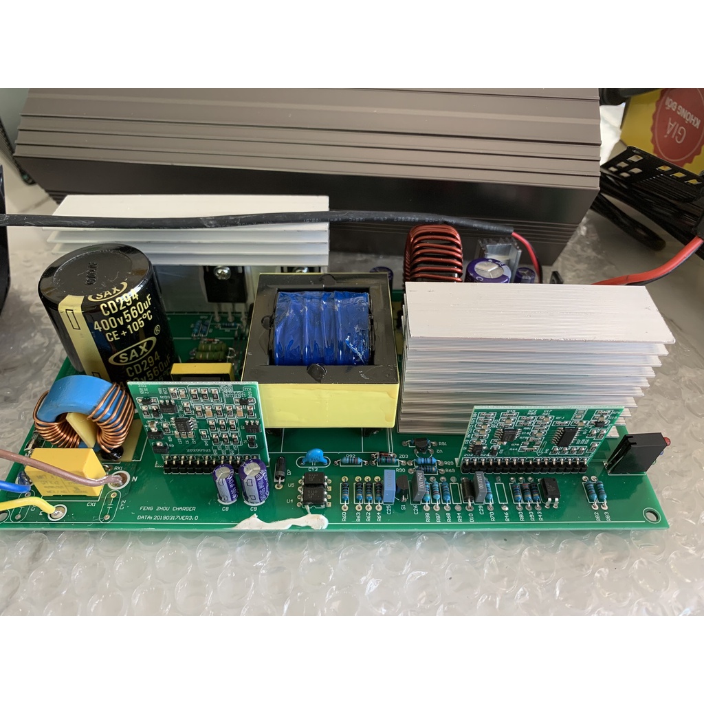 Sạc pin xe điện 48V, 72V  có quạt có đèn báo đầy