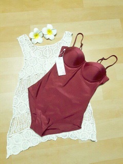 Bikini 1 mảnh ( có kèm ảnh khách )