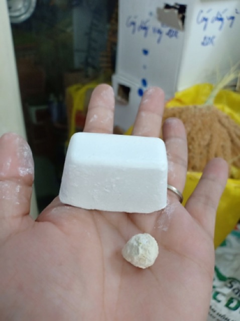 1 Viên khoáng cho vẹt sinh sản , bổ sung canxi..