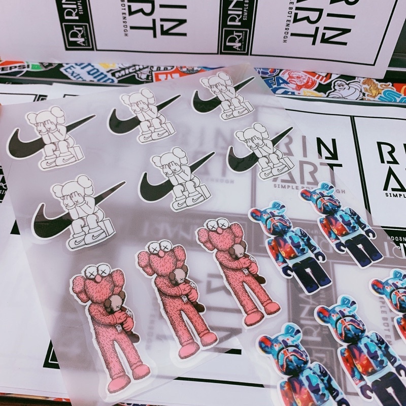 Decal ủi nhiệt Kaws dễ thương | Logo Sticker Patch in áo ủi trực tiếp lên vải - Rinart.vn