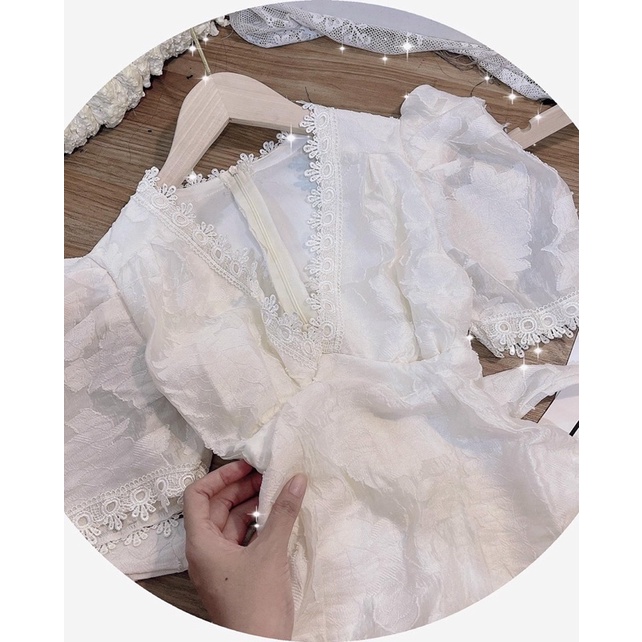 Đầm dài ren hoa nổi