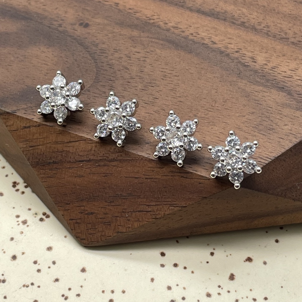 1410131     Bán Sỉ Nút Nhỏ Bằng Đồng Mạ Zircon Hình Hoa Dát Đá Zircon Sang Trọng Thời Trang