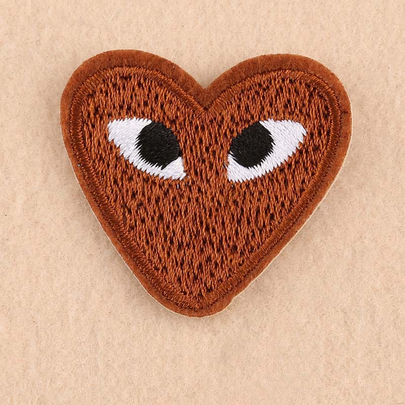 Sticker Ủi Thêu Hình Trái Tim Đôi Mắt 4.3 * 4CM