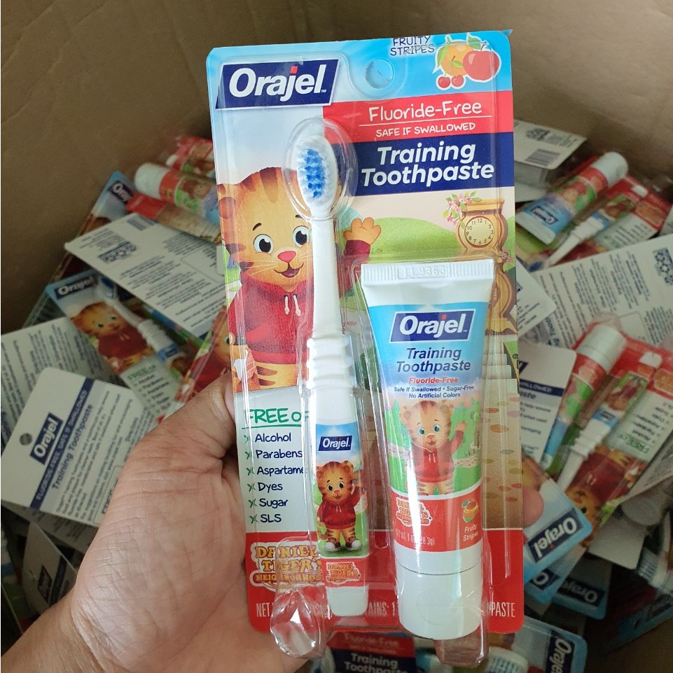 [Mã FMCGSALE24 giảm 8% đơn 500K] Kem đánh răng kèm bàn chải Orajel cho bé từ 3 tháng
