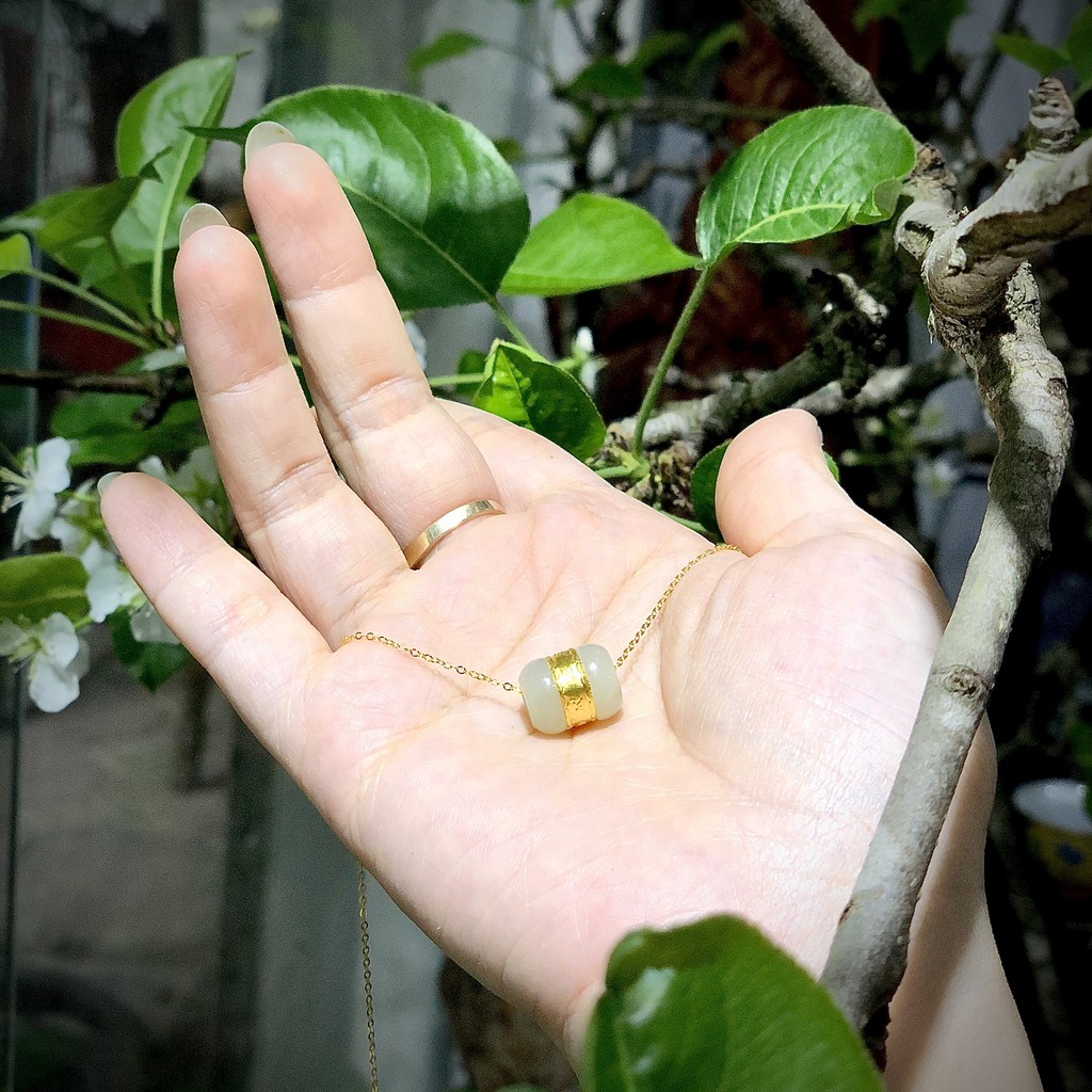 Dây chuyền lu thống bạch ngọc dát vàng
