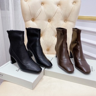 Bốt cổ ngắn da viền chỉ gót 7p qccc 2 màu fullbox