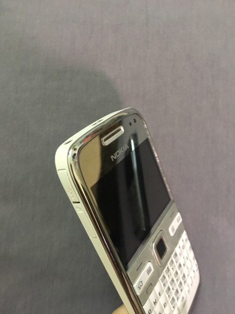 Nokia E72 White