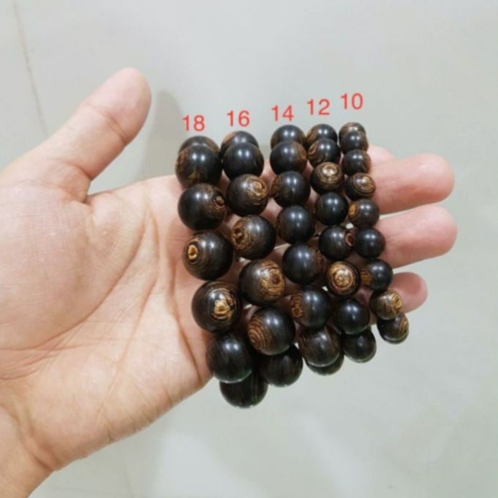 Vòng đeo Trầm hương sánh chìm 16 hạt làm thủ công Size "8-10-12-14-16 mm"