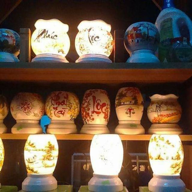 Đèn xông tinh dầu Bát Tràng.