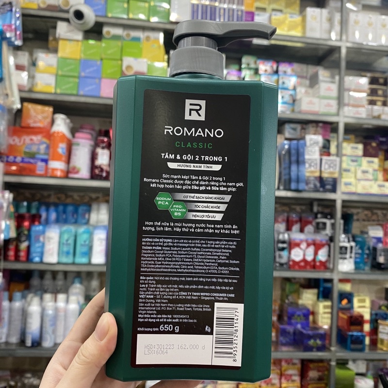 Sữa tắm gội Romano Classic 650g