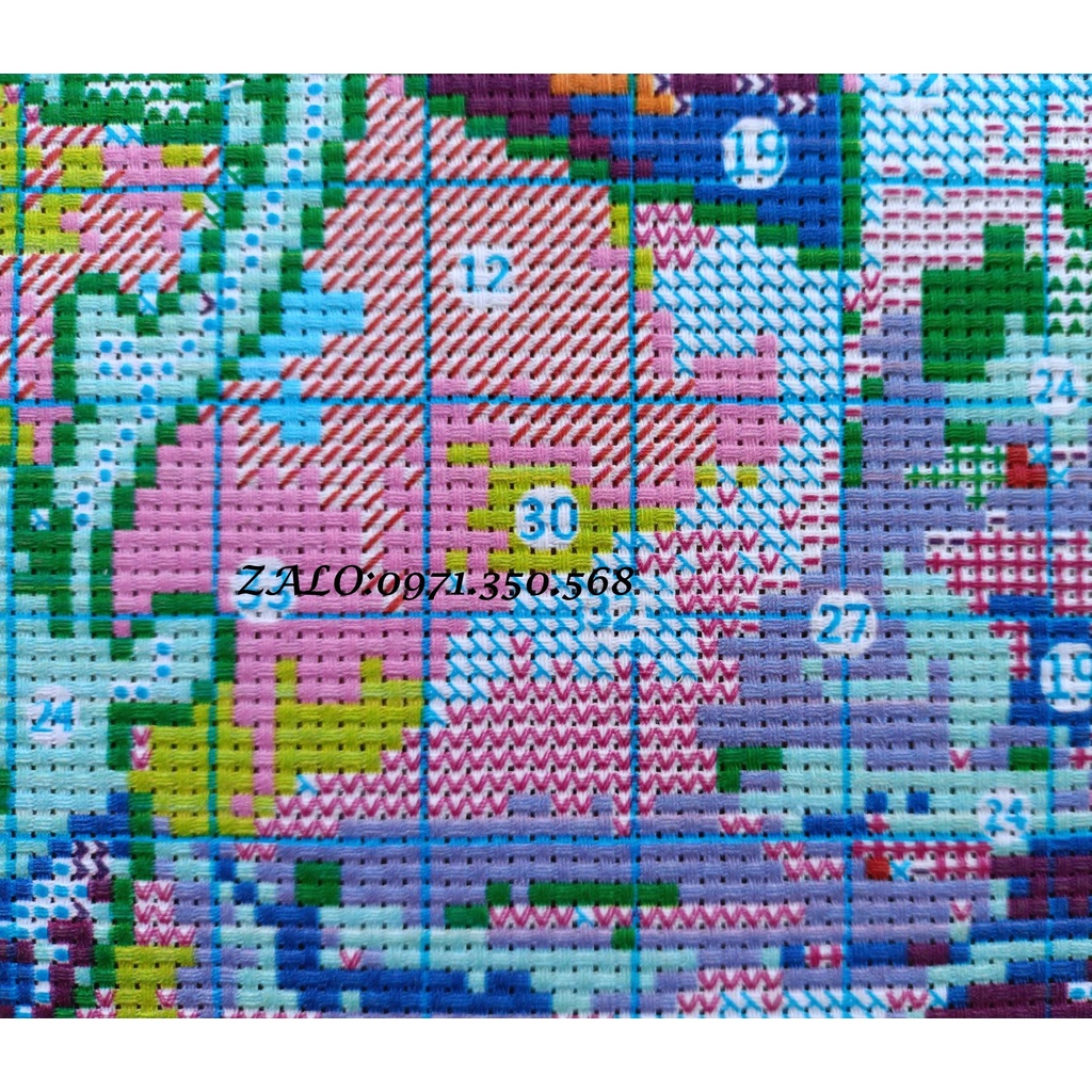 Tranh thêu kín  Bình hoa hồng đỏ 83015-50x65cm