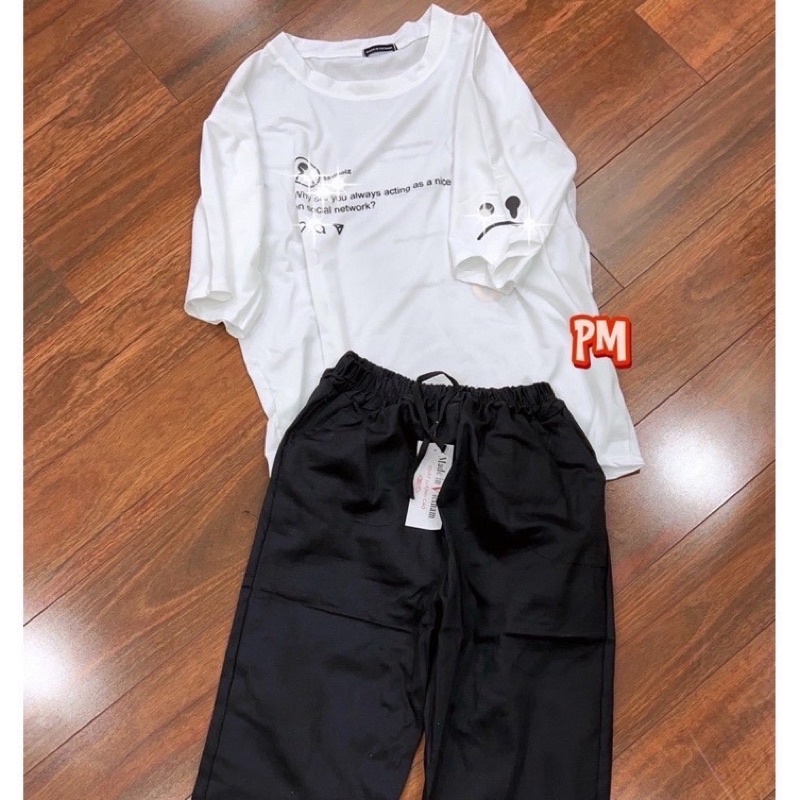 Sét áo phông 5D chữ đen trắng và quần kaki trắng
