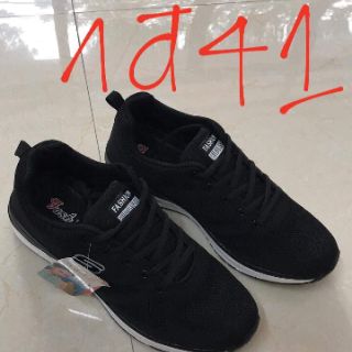 Giày thể thao 260k