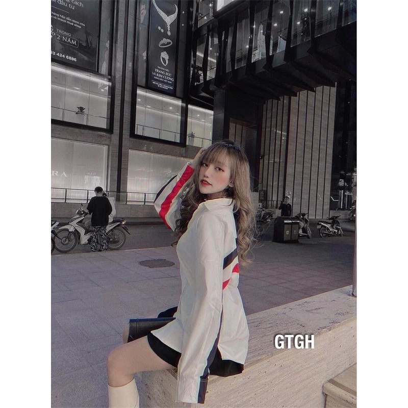 ❌Áo sơ mi viền sọc sau lưng hot girl siêu xinh( Clip sàn ảnh thật)