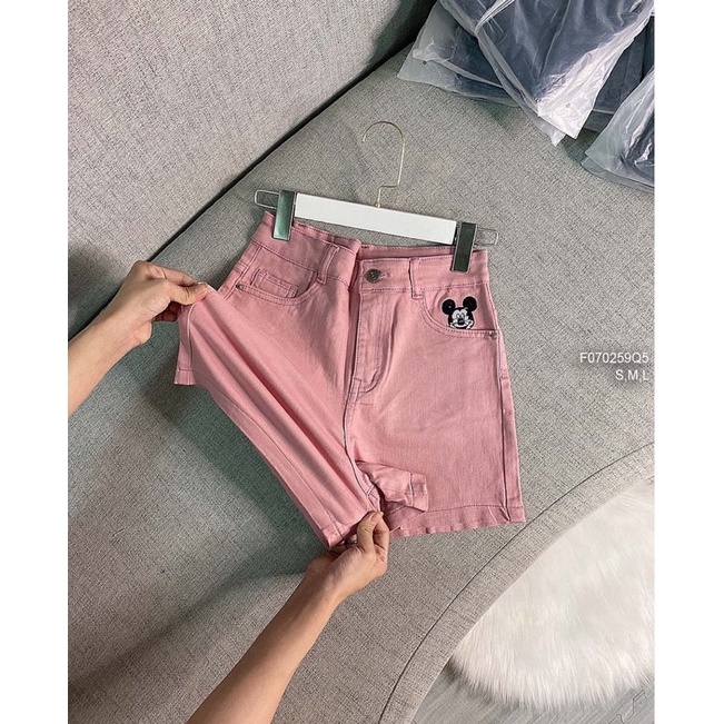 Quần short jeans hồng túi thêu