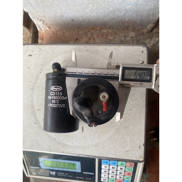 Tụ 35V-150000 tháo máy