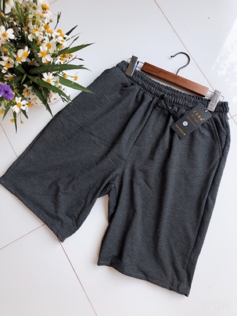 Quần short unisex nam nữ chất da cá | BigBuy360 - bigbuy360.vn
