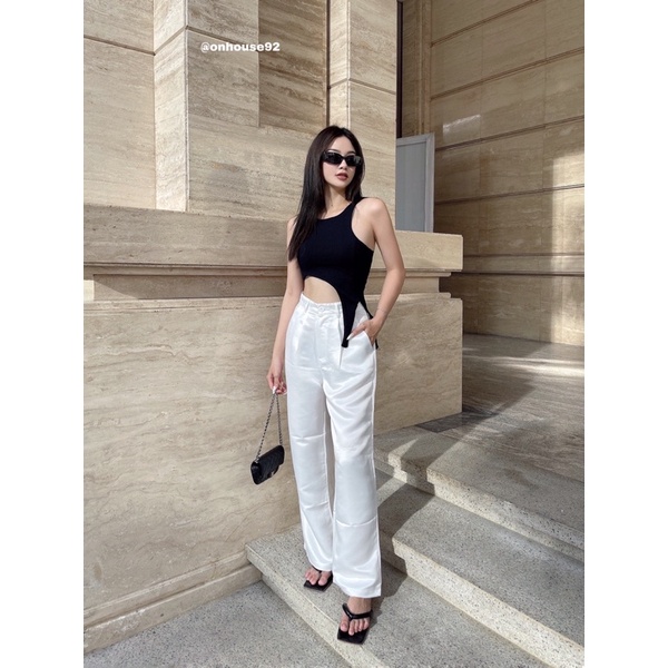 Mia pant ONHOUSE quần suông ống đứng và áo camy hở lưng gài nút