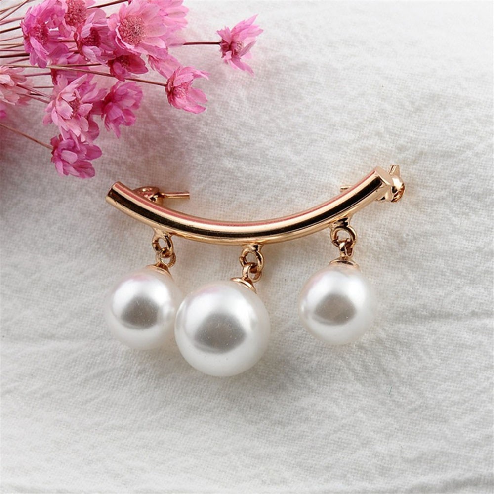 Ghim cài áo hình hoa đính ngọc trai nhân tạo phong cách Hàn Quốc