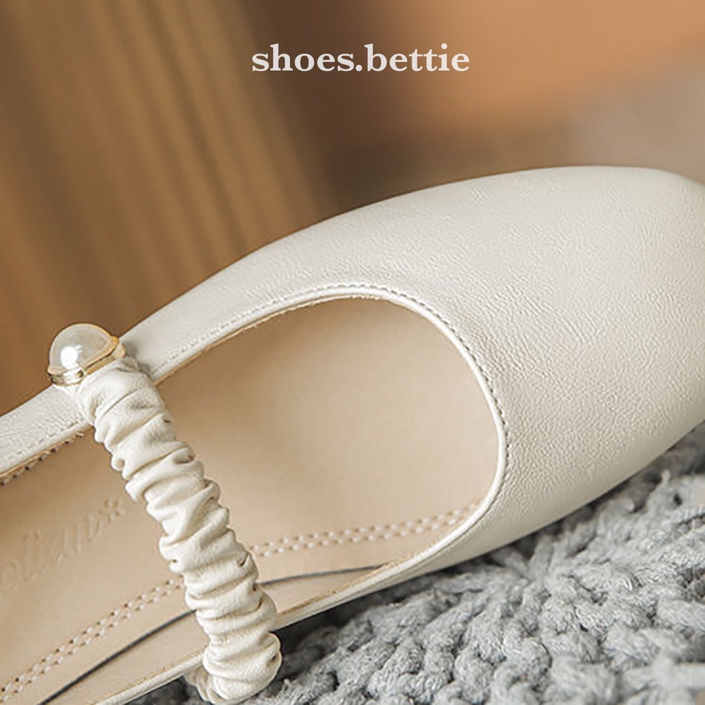 Giày nữ Mary Jane quai nhăn đính cúc giả ngọc trai