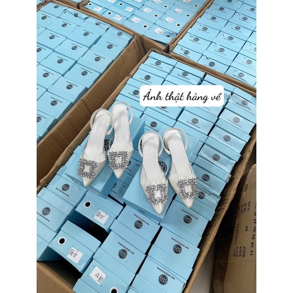 Guốc trắng đính đá