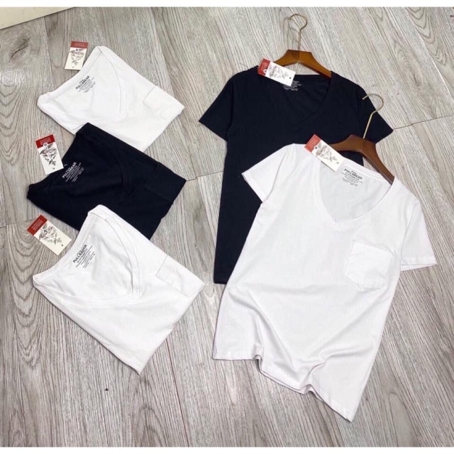 Áo pull đen trắng cổ tim