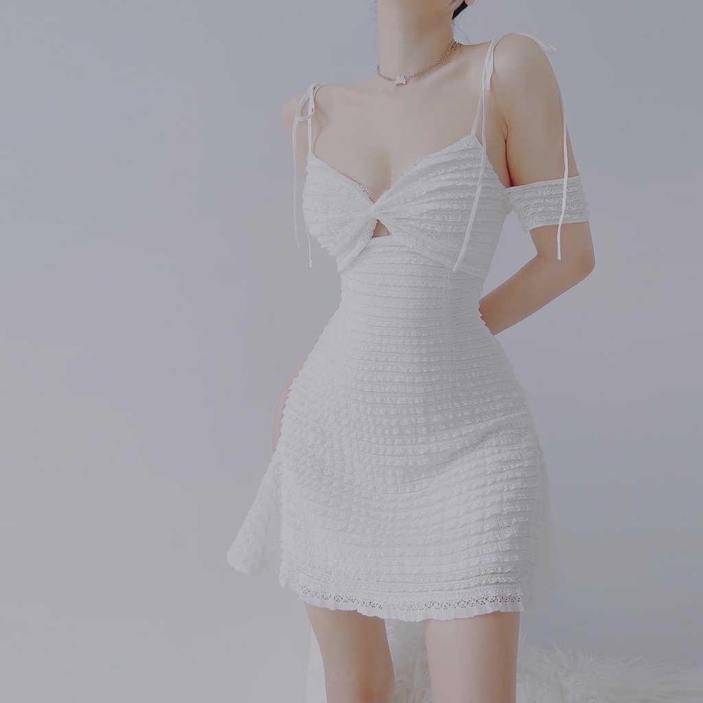 Đầm dự tiệc trễ vai phối nơ ngực dáng xòe chất ren lụa cao cấp - Sun Dress