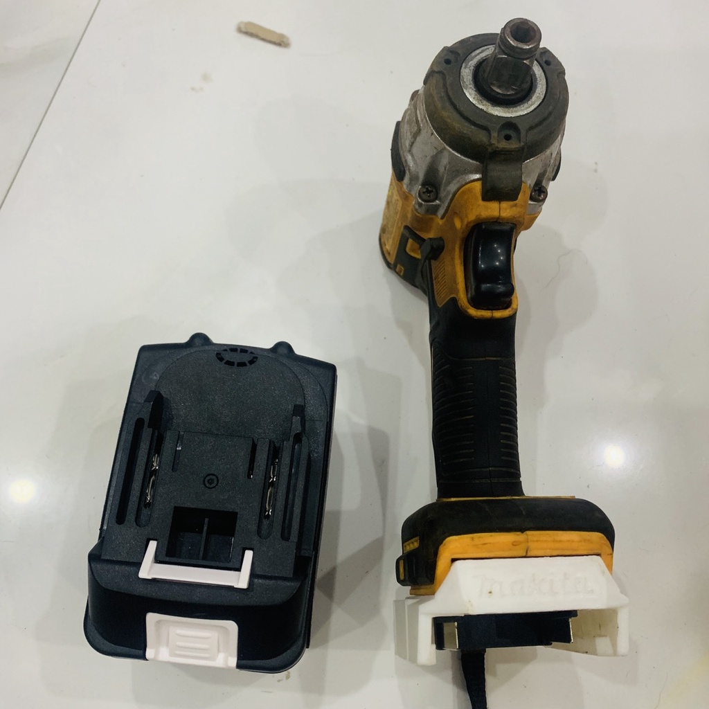 Đế Chuyển Pin Makita Sang Máy Dewalt Makita F