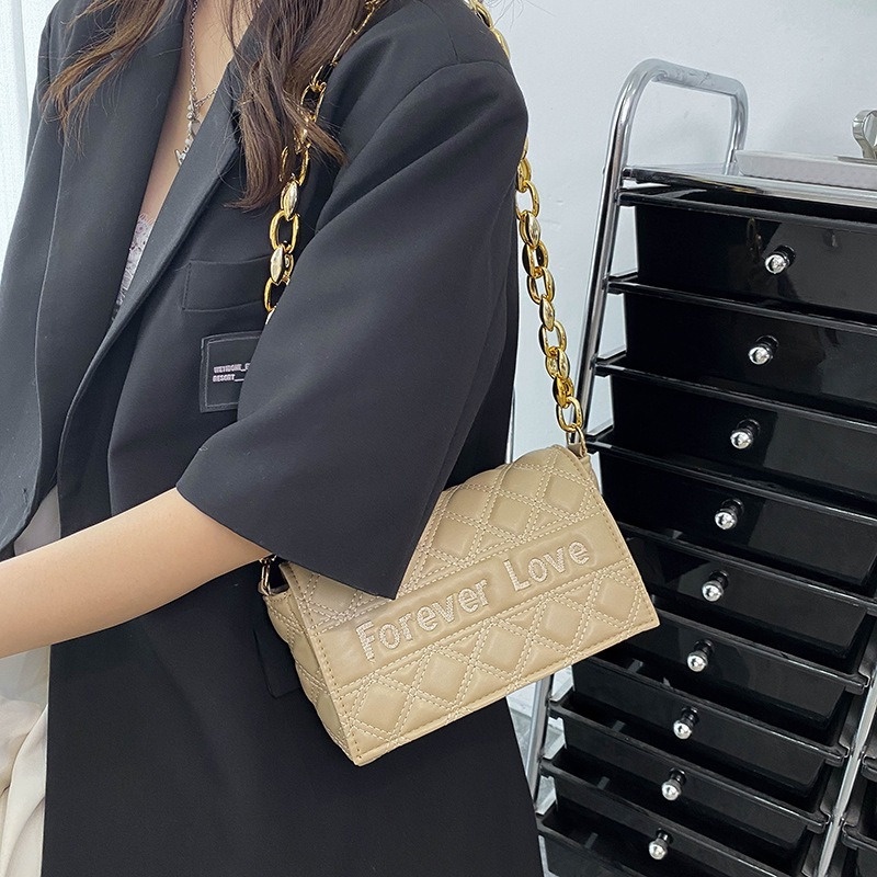 Túi Đeo Dưới Cánh Tay Hình Vuông Nhỏ Phối Dây Xích Dày Màu Sắc Tương Phản Phong Cách Hàn Quốc NB00102