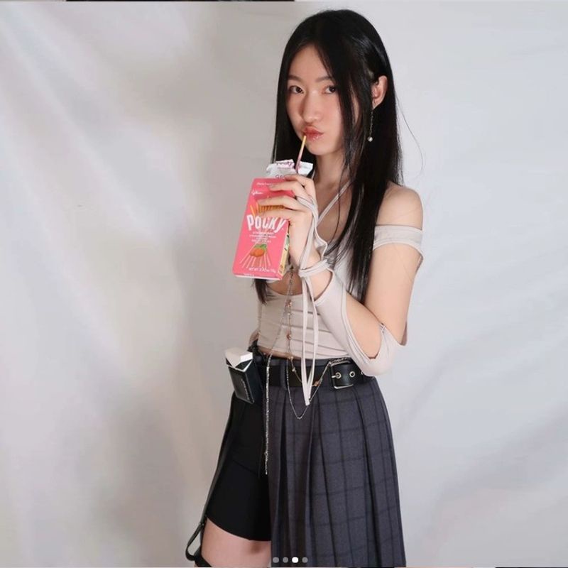 Áo croptop yếm dây cao cấp HYEIN SEO 21SS BLACKPINK