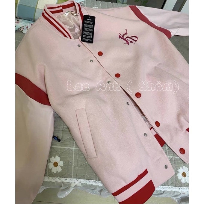 Áo Khoác Varsity Phối Tay Da Màu Hồng Hoạ Tiết Thêu Tay Kẻ Sọc Thời Trang Nữ