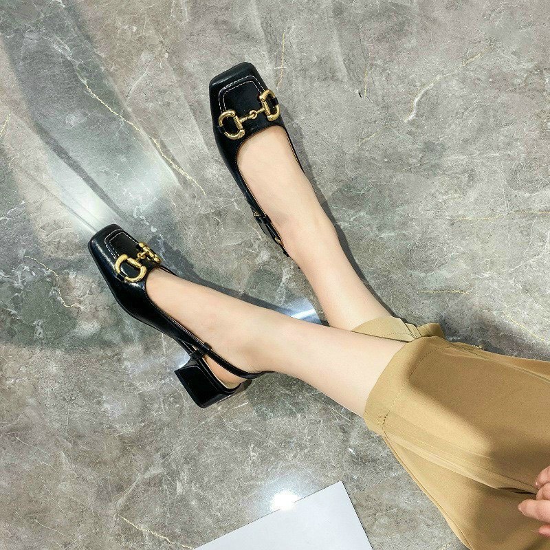 Giày cao gót kín mũi in chữ to gót vuông - kèm clip và ảnh thật