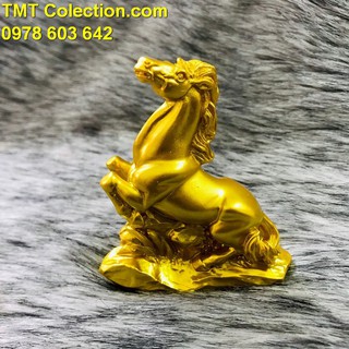 Tượng Con Ngựa Vàng, tượng con Ngựa bằng nhựa được phủ một lớp màu vàng, độ bền màu và chắc chắn - SP005235