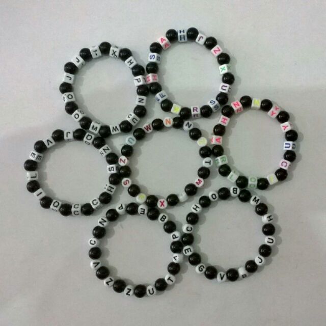 Sỉ 10 vòng chữ đeo tay loại 1