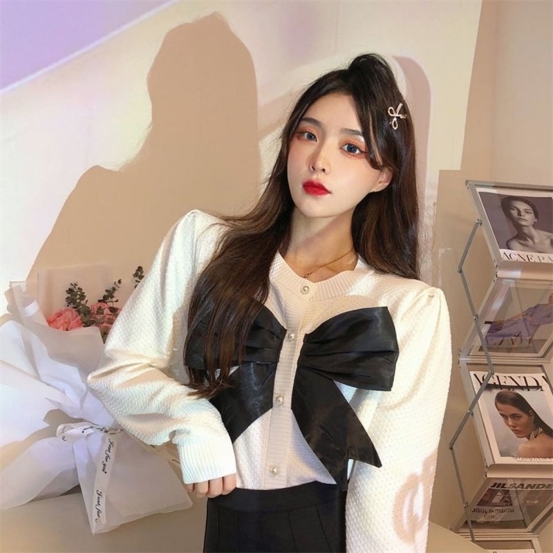 Áo Kiểu Tay Phồng Cổ Tròn Đính Hạt Thời Trang Mùa Thu 2022 Sang Trọng Cho Nữ