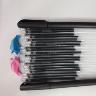Bút mực tự bay mực sau 10 phút.