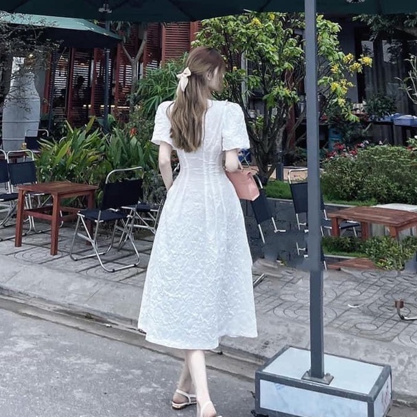 Váy xốp xẻ trước sang sịn mịn