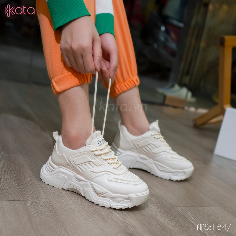 Giày thể thao nữ tăng chiều cao Kata 11845