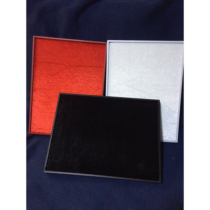 Khay nhung trơn trưng bày trang sức, 31cm x 23cm x 2cm,có 3 màu đỏ, đen, trắng