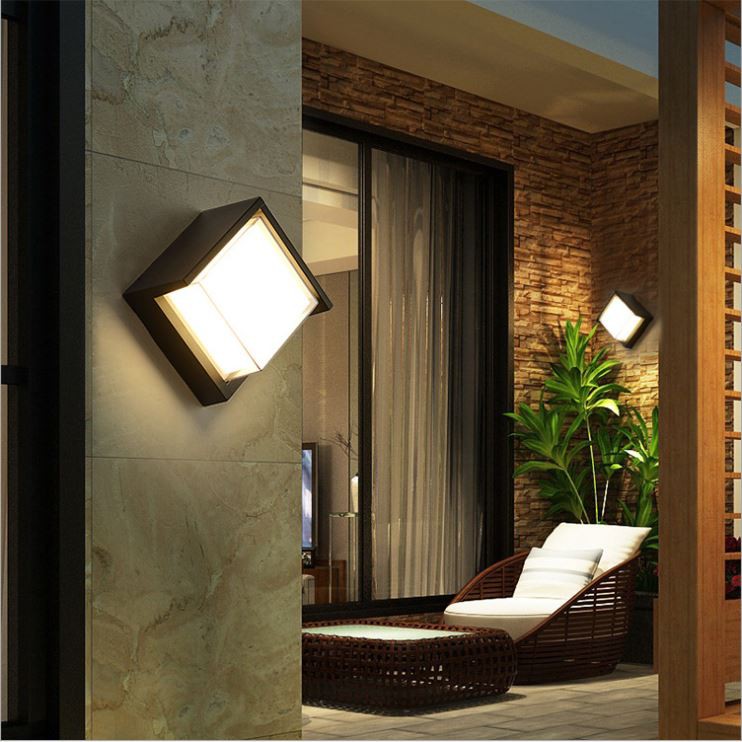 Đèn tường LED MONSKY ELLY trang trí nội thất sang trọng, độc đáo.