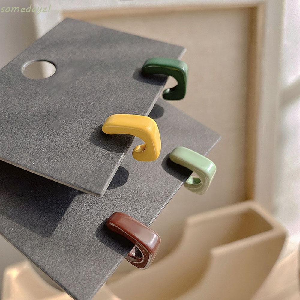 Khuyên Tai Nữ Trang Tạo Hình Độc Đáo