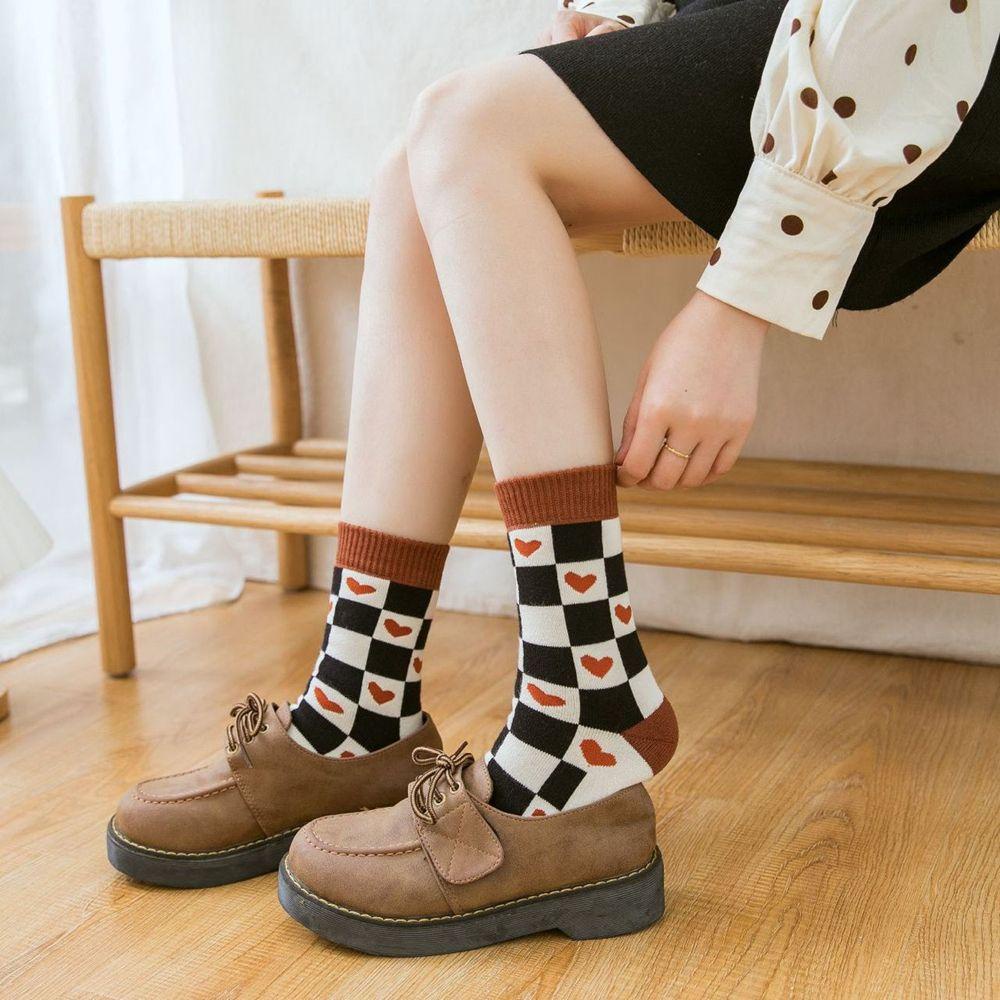 Ngà Voi Đôi Vớ Cổ Trung Thoáng Khí Họa Tiết Trái Tim Đơn Giản Dành Cho Nữ