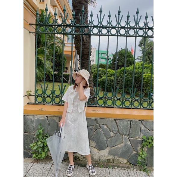 Váy linen khoét eo