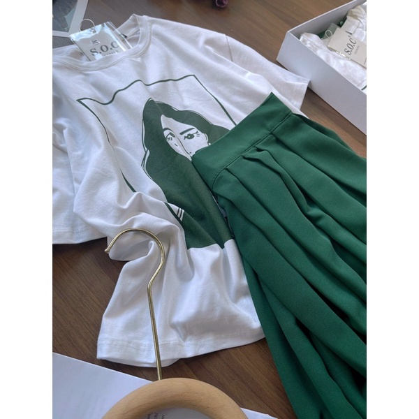 Áo Cổ Tròn Cotton In Hoạ Tiết Kèm Chân Váy Xếp Ly Form Dài | BigBuy360 - bigbuy360.vn